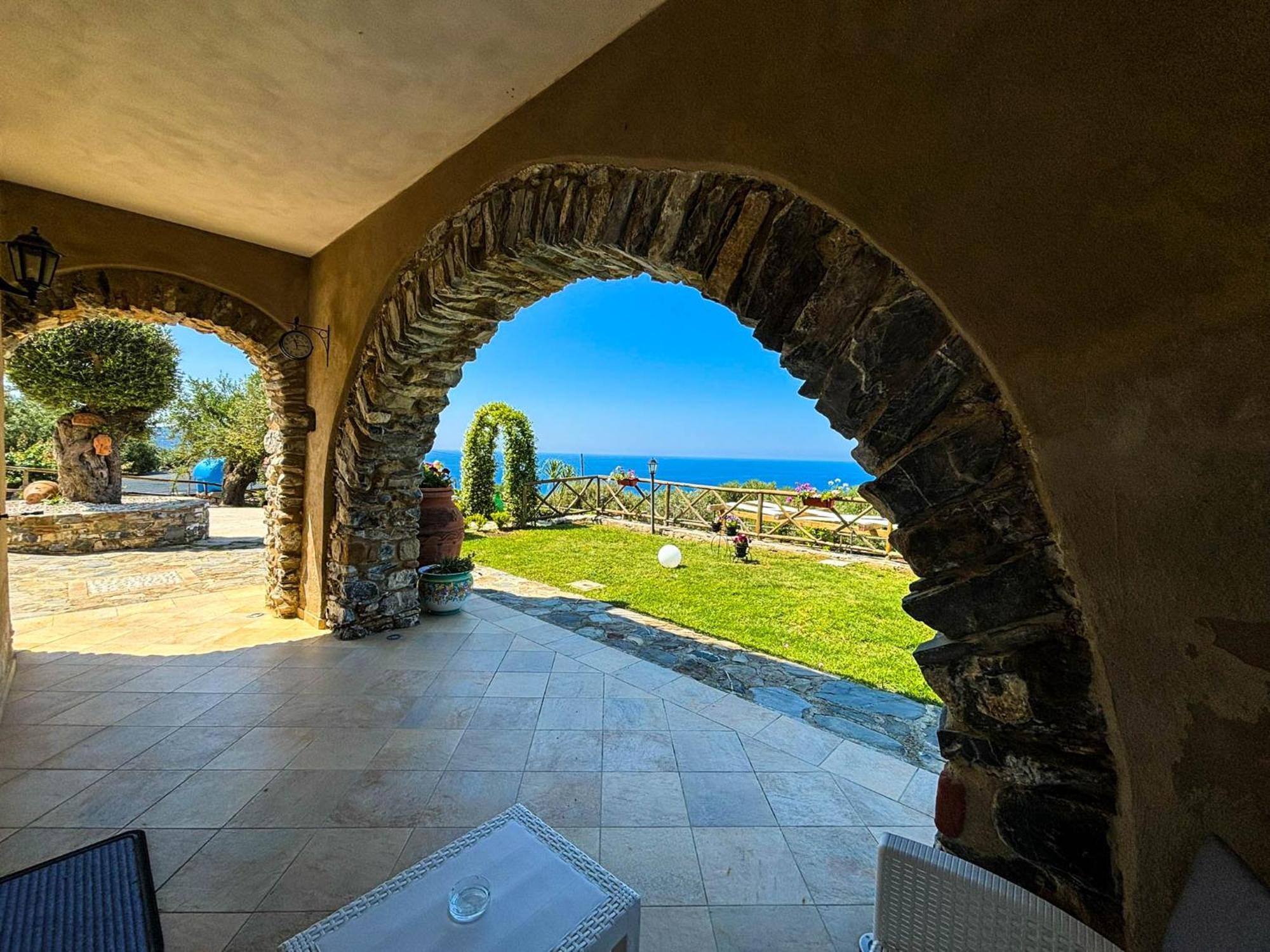 Tramonti D'Oro Bed & Breakfast Caprioli Dış mekan fotoğraf