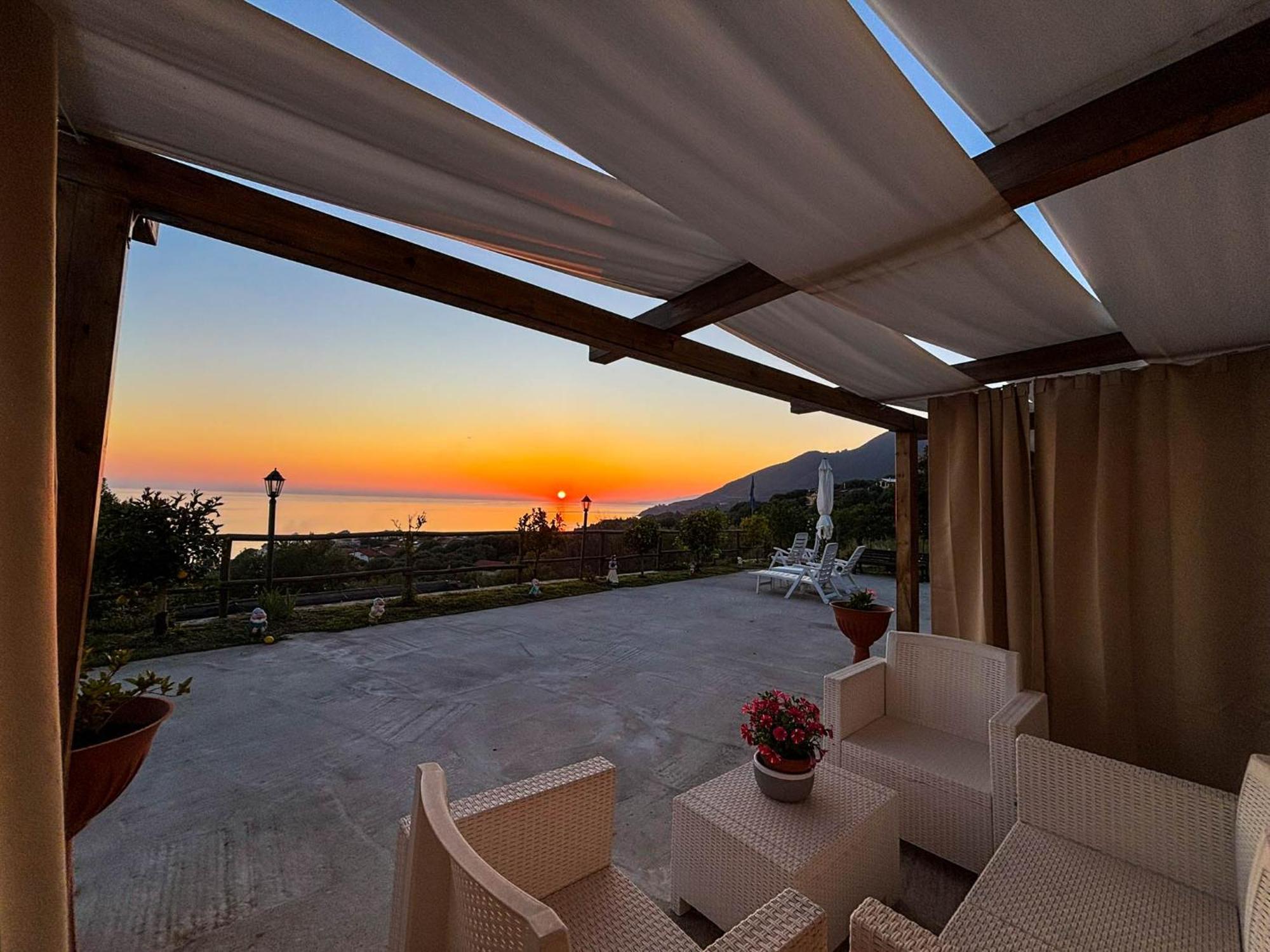 Tramonti D'Oro Bed & Breakfast Caprioli Dış mekan fotoğraf